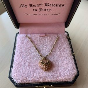 JUICY COUTURE // heart necklace